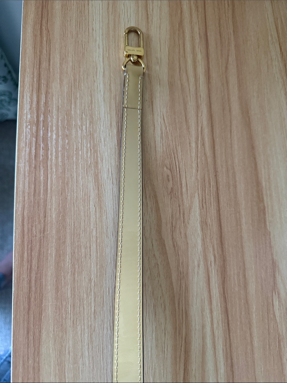 Louis Vuitton Yellow Vernis Alma Satchel w/ matching yellow shoulder strap❣️ - Picture 16 of 17